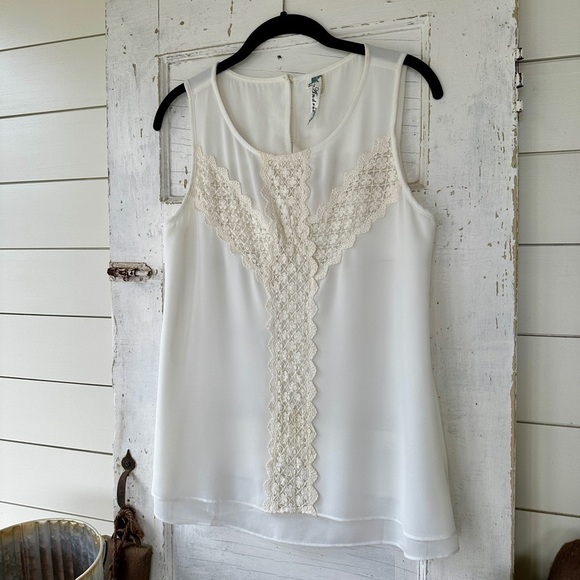 ANDREE, ELEGANT, CREAM COLOR, SHEER, EMBROIDERED, LACE TOP WITH ROUND NECK.SIZES - Picture 3 of 11